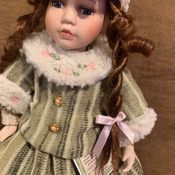 Katherine collection series 2 special Edition find genuine porcelain doll - Picture 2 of 7